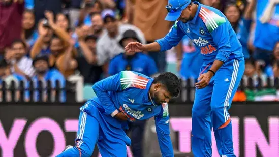 Shreyas Iyer :जब उन्हें अंदर ले जाया गया, भारतीय ड्रेसिंग रूम दुर्लभ चोट से हिल गया था