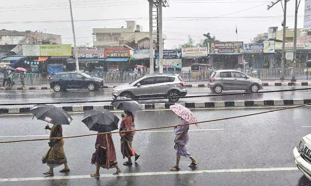 Andhra: विजागाइट के लोग मोंथा चक्रवात का सामना करने के लिए तैयार