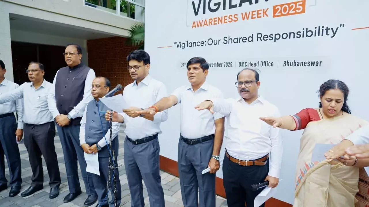 OMC ने भुवनेश्वर में सत्यनिष्ठा शपथ के साथ सतर्कता जागरूकता सप्ताह मनाया