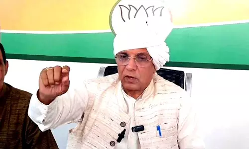 Congress ने मामूली दरों पर जमीन अधिग्रहण कर कॉरपोरेट घरानों को बेच दी