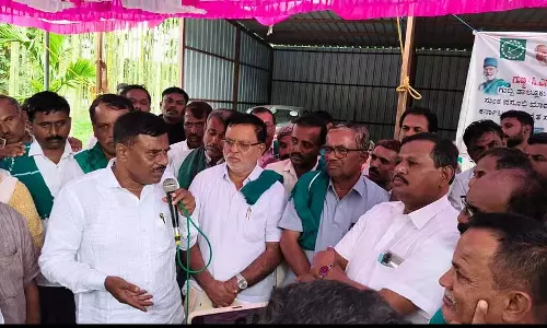 Karnataka : टोल हटाने के लिए विरोध प्रदर्शन Karnataka : टोल हटाने के लिए विरोध प्रदर्शन
