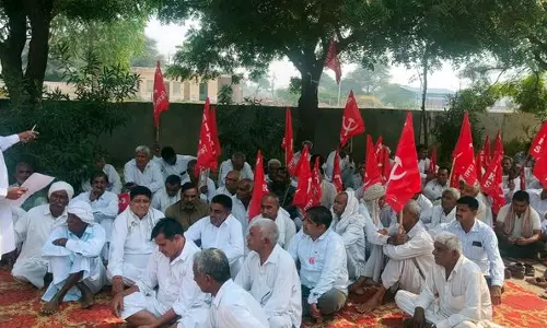 बीमा कंपनियों पर फसल नुकसान के दावों पर ‘अनुचित आपत्तियां’ उठाने का आरोप बीमा कंपनियों पर फसल नुकसान के दावों पर ‘अनुचित आपत्तियां’ उठाने का आरोप