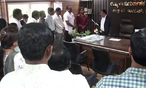 EO के ट्रांसफर की मांग; पीडीओ ने इस्तीफ़ा देने की धमकी दी