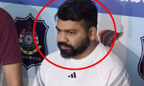 सरकारी नौकरी दिलाने के नाम पर करोड़ों की ठगी, खुद को इनकम टैक्स अफसर बताकर बनाया निशाना सरकारी नौकरी दिलाने के नाम पर करोड़ों की ठगी, खुद को इनकम टैक्स अफसर बताकर बनाया निशाना