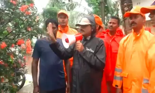 चक्रवाती तूफान मोंथा गंभीर चक्रवाती तूफान में तब्दील, आज रात आंध्र तट से टकराएगा: IMD चक्रवाती तूफान मोंथा गंभीर चक्रवाती तूफान में तब्दील, आज रात आंध्र तट से टकराएगा: IMD