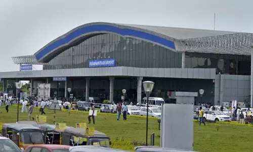 चक्रवात मोन्था का असर.. Visakhapatnam से सभी उड़ानें रद्द..!