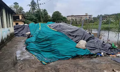 कचरा निपटान चुनौती: सरकारी ज़मीन की तलाश कचरा निपटान चुनौती: सरकारी ज़मीन की तलाश
