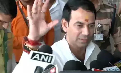 तेजस्वी, राहुल को लालू जी सलाह दे रहे हैं, मैं नहीं: तेज प्रताप यादव तेजस्वी, राहुल को लालू जी सलाह दे रहे हैं, मैं नहीं: तेज प्रताप यादव