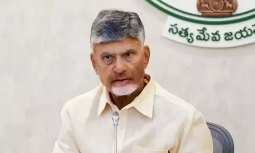 राहत कार्यों की निगरानी की ज़िम्मेदारी कलेक्टरों की : CM Chandrababu राहत कार्यों की निगरानी की ज़िम्मेदारी कलेक्टरों की : CM Chandrababu