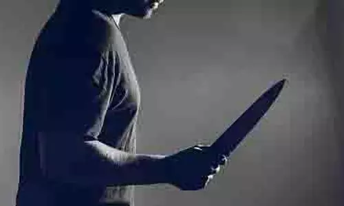 Seemapuri में झगड़े में हस्तक्षेप करने पर व्यक्ति की चाकू से हत्या Seemapuri में झगड़े में हस्तक्षेप करने पर व्यक्ति की चाकू से हत्या