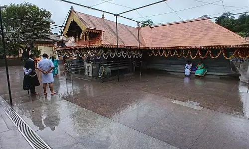 Karnataka : इग्गुथप्पा मंदिर में पथलोड़ी पूजा