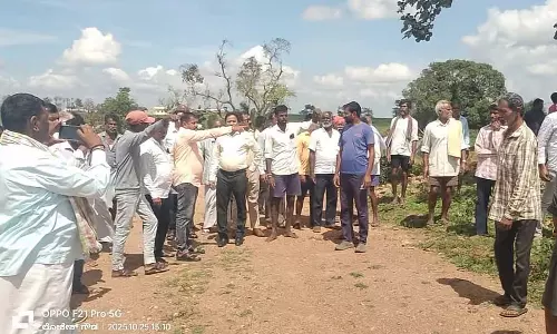 Karnataka : जाली दस्तावेज़ बनाकर मंदिर की संपत्ति का गबन करने का आरोप Karnataka : जाली दस्तावेज़ बनाकर मंदिर की संपत्ति का गबन करने का आरोप