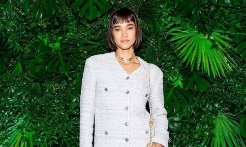 Sofia Boutella और साइमन पेग साथ नजर आएंगे फिल्म ओनली व्हाट वी कैरी में