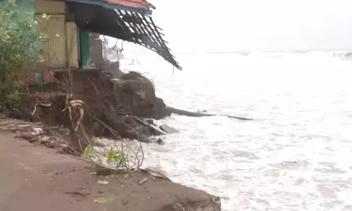 चक्रवात मोंथा के असर से पहले आंध्र प्रदेश में 800 राहत केंद्र तैयार चक्रवात मोंथा के असर से पहले आंध्र प्रदेश में 800 राहत केंद्र तैयार