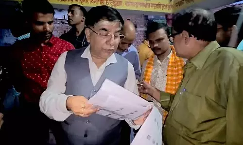 मतदाता सूची में फर्जी नाम, गांव में दिखे BJP के सुभाष सरकार