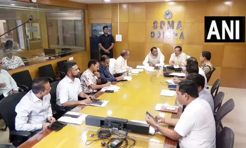 सीएम मोहन चरण माझी ने एसआरसी कंट्रोल रूम से की समीक्षा बैठक सीएम मोहन चरण माझी ने एसआरसी कंट्रोल रूम से की समीक्षा बैठक