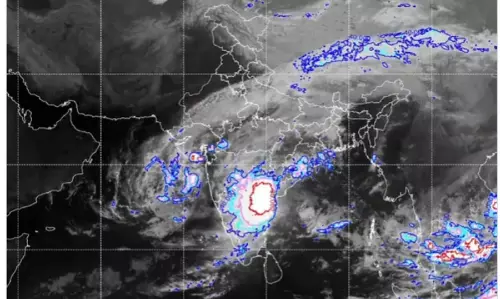 आईएमडी की चेतावनी अगले 2 घंटे तक रहेगा असर आईएमडी की चेतावनी अगले 2 घंटे तक रहेगा असर