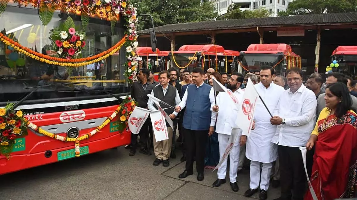 Mumbai : BEST ने 157 नई इलेक्ट्रिक बसों के साथ अपना फ्लीट मज़बूत किया Mumbai : BEST ने 157 नई इलेक्ट्रिक बसों के साथ अपना फ्लीट मज़बूत किया