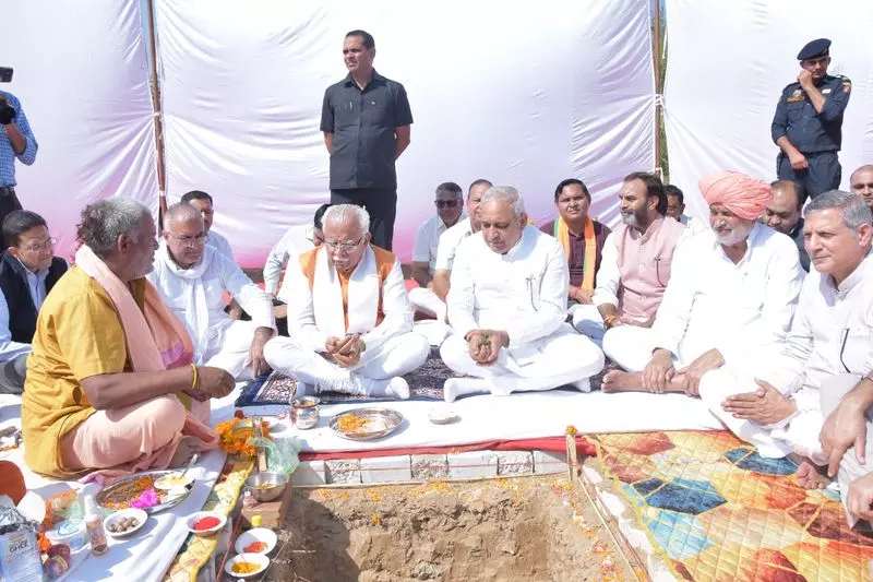 Haryana : खट्टर ने यमुनानगर में बंदा बहादुर स्मारक का शिलान्यास किया Haryana : खट्टर ने यमुनानगर में बंदा बहादुर स्मारक का शिलान्यास किया