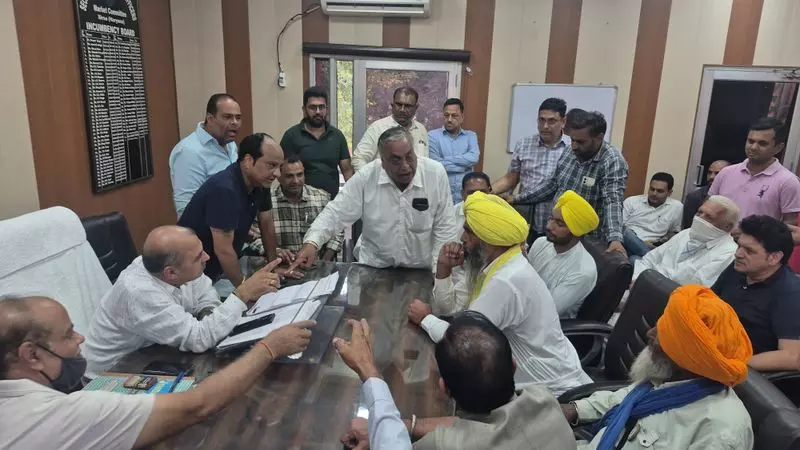 Sirsa की अनाज मंडी में तौल को लेकर हुए विवाद से तनाव क्यों पैदा हुआ Sirsa की अनाज मंडी में तौल को लेकर हुए विवाद से तनाव क्यों पैदा हुआ