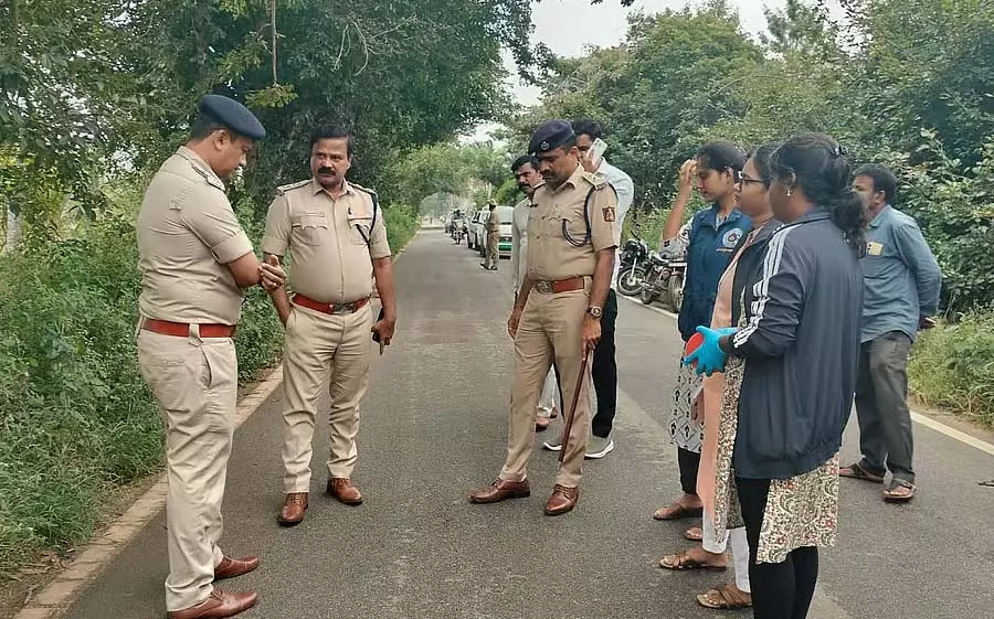 Karnataka : बाइक दुर्घटना से व्यक्ति की मौत Karnataka : बाइक दुर्घटना से व्यक्ति की मौत