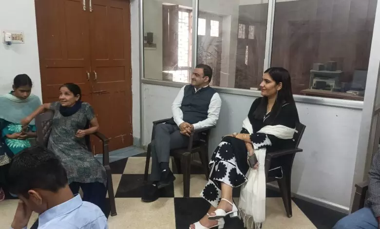 Narnaul: न्यायाधीश नरेंद्र सूरा ने किया दिव्यांग एवं पुनर्वास केंद्र का निरीक्षण Narnaul: न्यायाधीश नरेंद्र सूरा ने किया दिव्यांग एवं पुनर्वास केंद्र का निरीक्षण