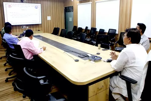 Bhopal: तोमर ने चयनित अधिकारियों को नियुक्ति पत्र देकर दी शुभकामनाएं Bhopal: तोमर ने चयनित अधिकारियों को नियुक्ति पत्र देकर दी शुभकामनाएं