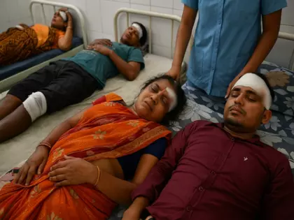 Bengal में 70 फीट ऊंचा जगद्धात्री पूजा मंडप ढह गया, 14 घायल Bengal में 70 फीट ऊंचा जगद्धात्री पूजा मंडप ढह गया, 14 घायल