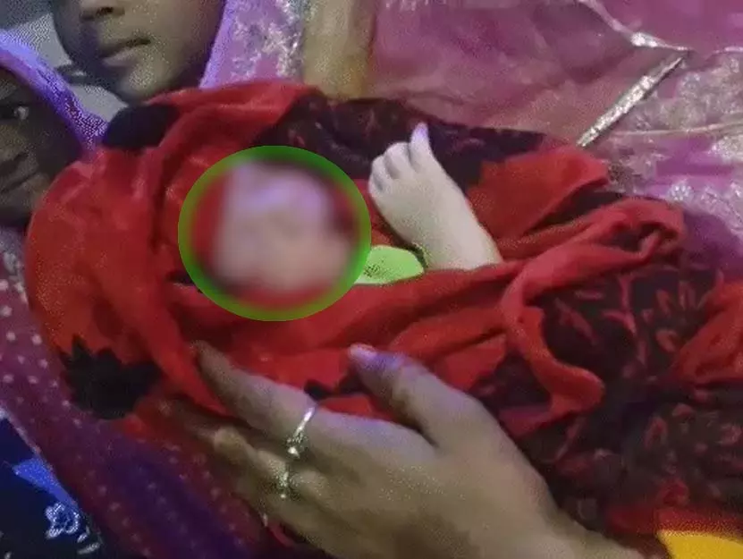 डस्टबिन में मिला एक दिन का नवजात, भूख से बिलख रहा था डस्टबिन में मिला एक दिन का नवजात, भूख से बिलख रहा था