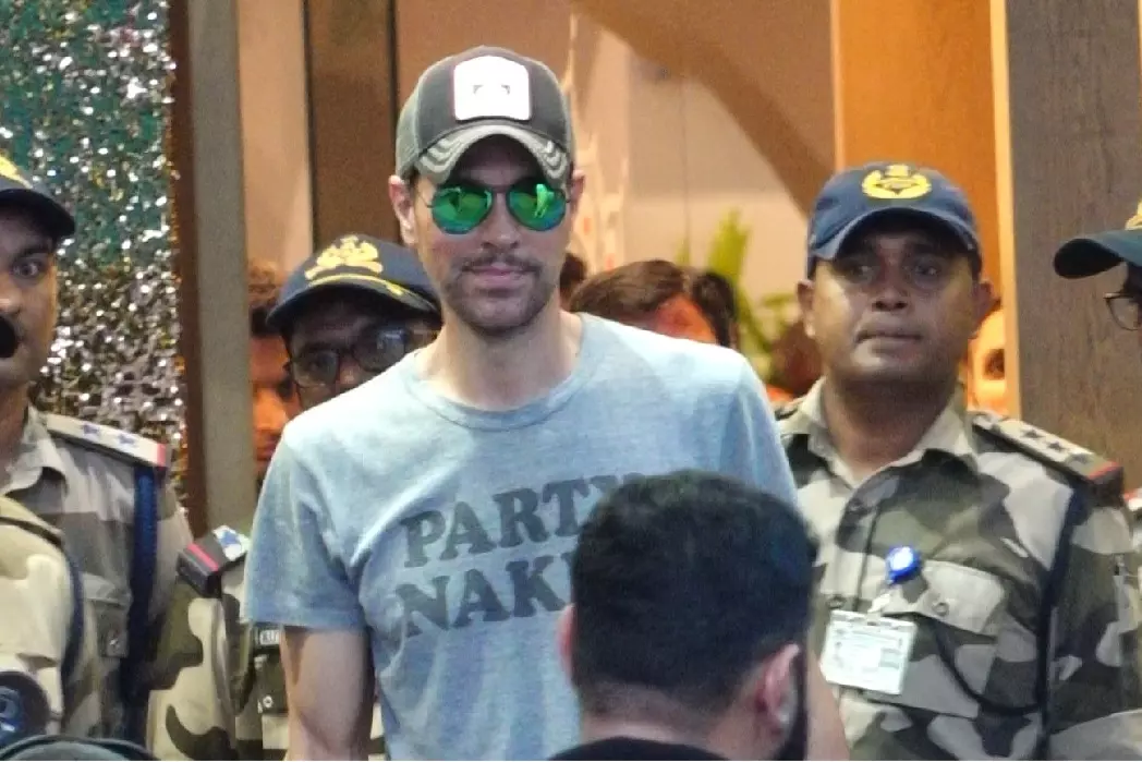 Enrique Iglesias मुंबई में अपने दो दिवसीय संगीत कार्यक्रम से पहले भारत पहुंचे Enrique Iglesias मुंबई में अपने दो दिवसीय संगीत कार्यक्रम से पहले भारत पहुंचे