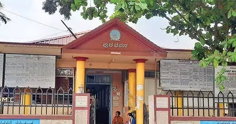 सरकारी कर्मचारियों की कमी: साफ़-सफ़ाई की चुनौती सरकारी कर्मचारियों की कमी: साफ़-सफ़ाई की चुनौती