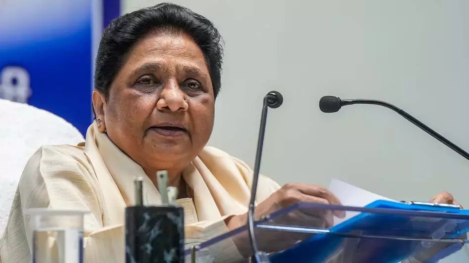 मायावती ने यूपी के सभी मंडलों में बनाई मुस्लिम भाईचारा कमेटी मायावती ने यूपी के सभी मंडलों में बनाई मुस्लिम भाईचारा कमेटी