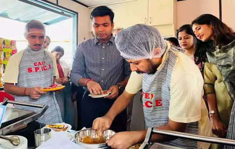 Ludhiana: जिला प्रशासन ने कैफे स्पाइस का शुभारंभ किया, जो पूरी तरह से दिव्यांग व्यक्तियों द्वारा संचालित Ludhiana: जिला प्रशासन ने कैफे स्पाइस का शुभारंभ किया, जो पूरी तरह से दिव्यांग व्यक्तियों द्वारा संचालित