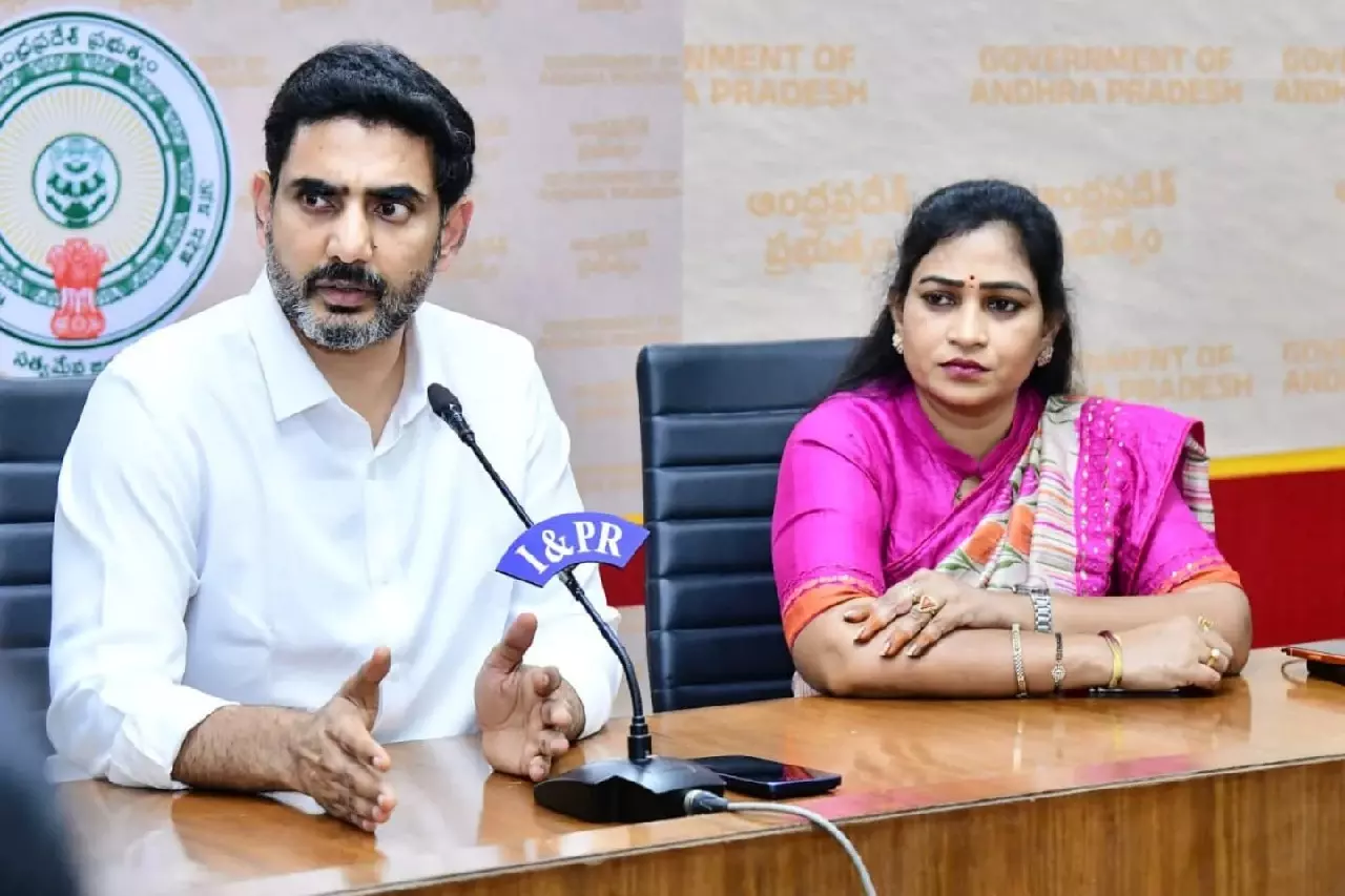 अधिकारियों को अगले 48 घंटों तक सतर्क रहना होगा: मंत्री नारा लोकेश अधिकारियों को अगले 48 घंटों तक सतर्क रहना होगा: मंत्री नारा लोकेश