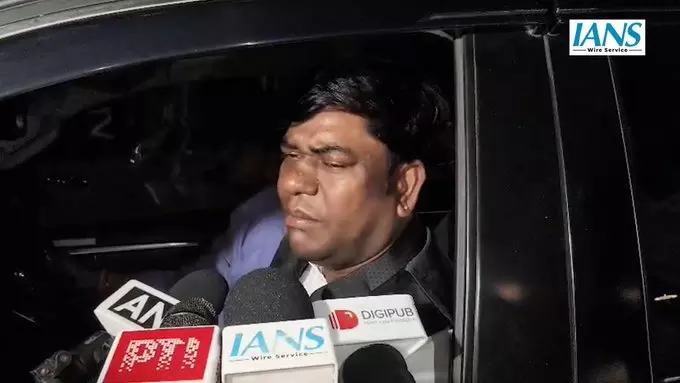महागठबंधन के डिप्टी सीएम उम्मीदवार मुकेश सहनी का संकल्प महागठबंधन के डिप्टी सीएम उम्मीदवार मुकेश सहनी का संकल्प