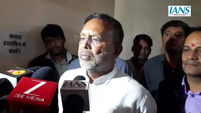 बारिश से बर्बाद हुई धान की फसल, किसानों को मिलेगा पूरा मुआवजा बारिश से बर्बाद हुई धान की फसल, किसानों को मिलेगा पूरा मुआवजा