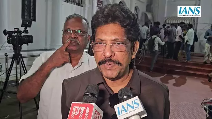 वीसीके विधायक एस.एस. बालाजी का चुनाव आयोग पर आरोप वीसीके विधायक एस.एस. बालाजी का चुनाव आयोग पर आरोप