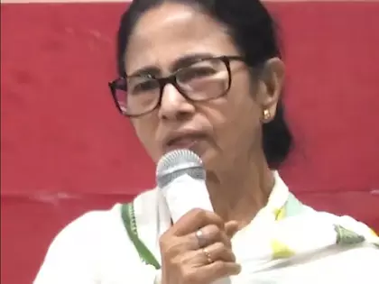 ममता बनर्जी ने सभी वास्तविक मतदाताओं के मताधिकार की सुरक्षा की मांग की ममता बनर्जी ने सभी वास्तविक मतदाताओं के मताधिकार की सुरक्षा की मांग की