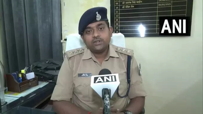 बस स्टैंड के पास महिला से दुष्कर्म, पुलिस ने आरोपी को घेराबंदी कर किया गिरफ्तार बस स्टैंड के पास महिला से दुष्कर्म, पुलिस ने आरोपी को घेराबंदी कर किया गिरफ्तार