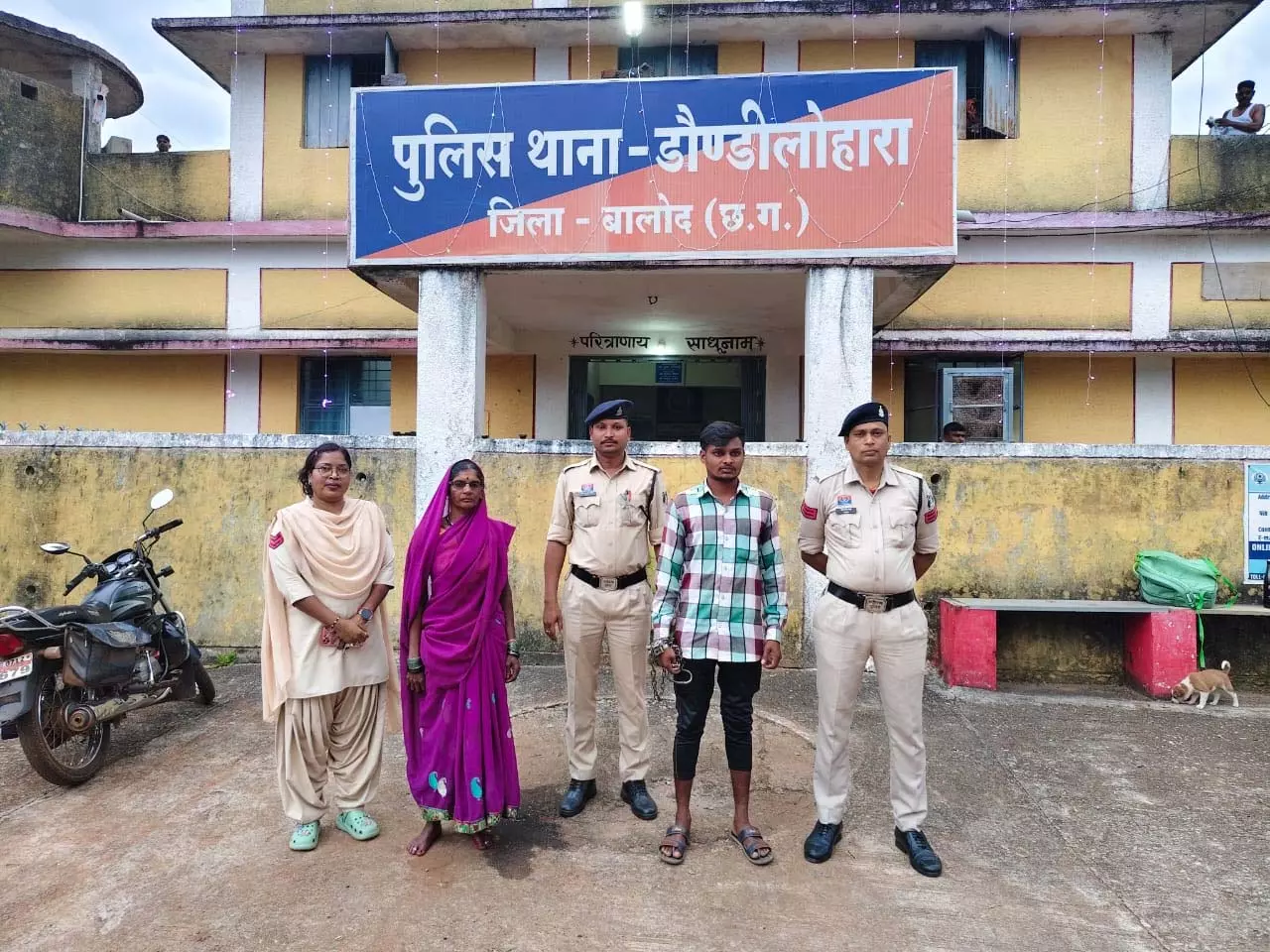 बालोद में कलयुगी पत्नी ने बेटे संग मिलकर की पति की हत्या, आरोपी गिरफ्तार बालोद में कलयुगी पत्नी ने बेटे संग मिलकर की पति की हत्या, आरोपी गिरफ्तार