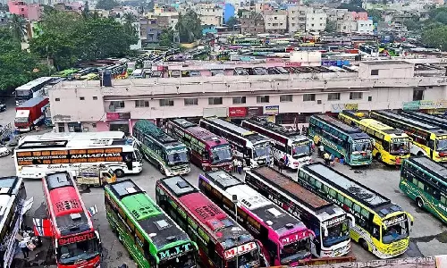 Jaipur: बसों की छतों पर सामान रखने पर सख्त पाबंदी Jaipur: बसों की छतों पर सामान रखने पर सख्त पाबंदी
