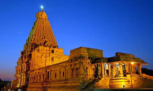 राजराजा चोल की शताब्दी : 1 नवंबर को तंजावुर जिले में लोकल छुट्टी है राजराजा चोल की शताब्दी : 1 नवंबर को तंजावुर जिले में लोकल छुट्टी है