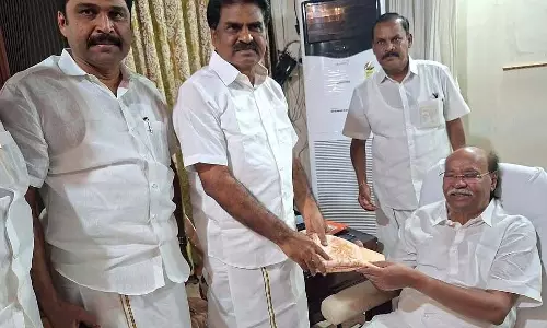 PMK के संस्थापक एस. रामदास और ई.आर. ईश्वरन की मुलाकात