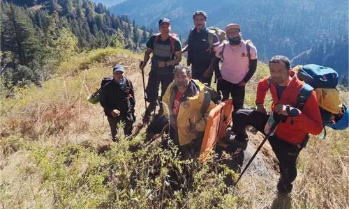 Kullu: पहाड़ियों में ऑस्ट्रेलिया के पायलट का पैराग्लाइडर दुर्घटनाग्रस्त
