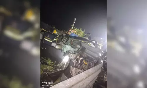 साईं दर्शन को जा रहे 3 श्रद्धालुओं की मौके पर मौत, चार घायल साईं दर्शन को जा रहे 3 श्रद्धालुओं की मौके पर मौत, चार घायल