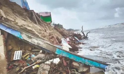 चक्रवात Monthi ने ओडिशा के गंजाम में तबाही मचाई चक्रवात Monthi ने ओडिशा के गंजाम में तबाही मचाई