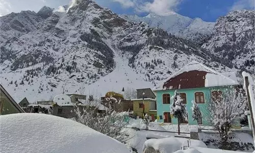 Himachal: तापमान में गिरावट जानें मौसम का बड़ा अपडेट Himachal: तापमान में गिरावट जानें मौसम का बड़ा अपडेट