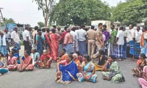 Perambalur में किसानों ने क्रशर इकाई का विरोध किया