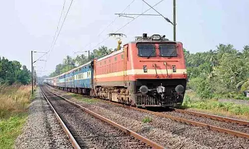 Hyderabad: चक्रवात ‘मोंथा’ के प्रभाव के कारण ट्रेन सेवाएं रद्द