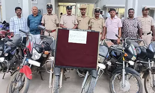 बाइक चोरी मामले में: दो गिरफ्तार बाइक चोरी मामले में: दो गिरफ्तार
